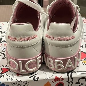 Women’s sneakers